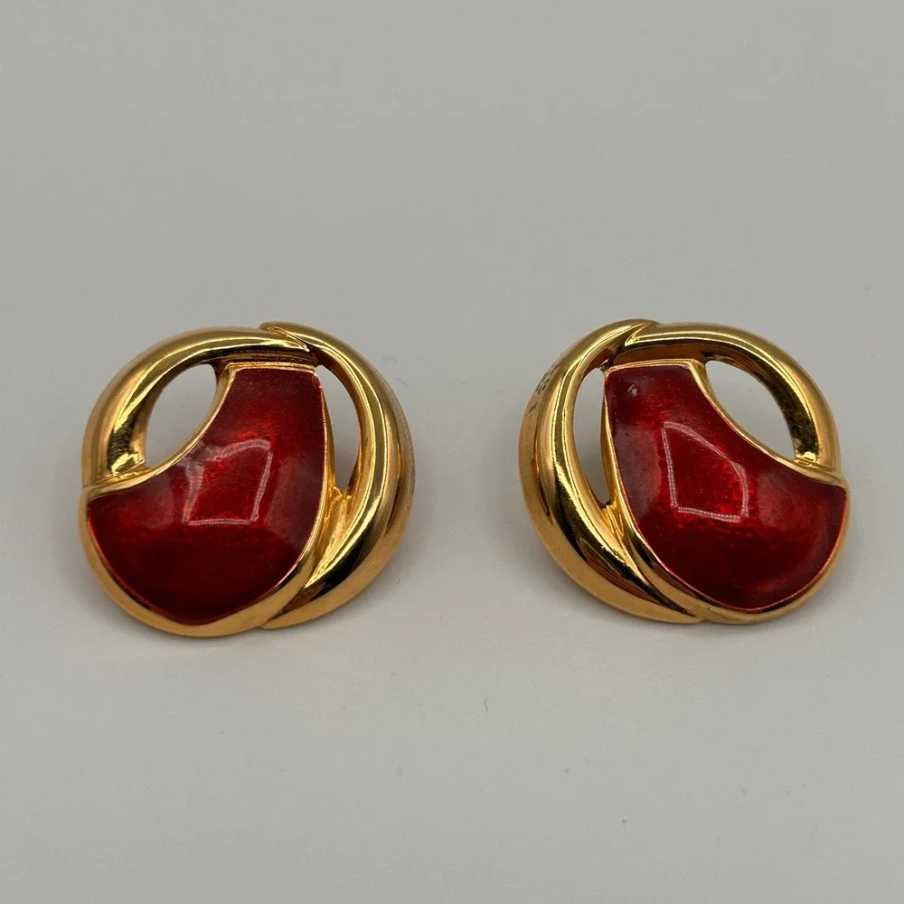 Vintage Gold Tone Red Enamel Swirl Stud Earrings Retro Statement Jewelry